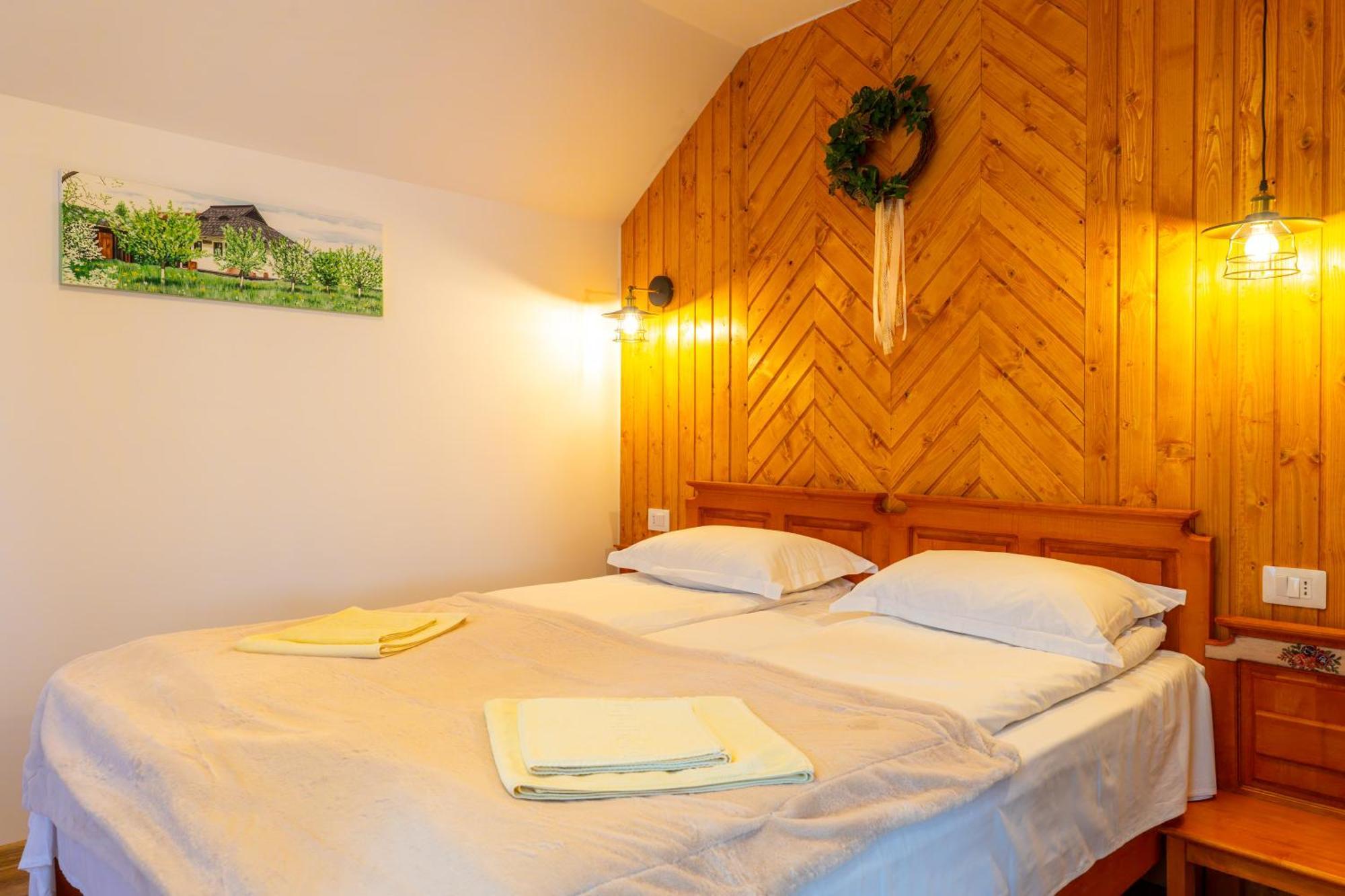 Pension La Roata Gura Humorului Room photo